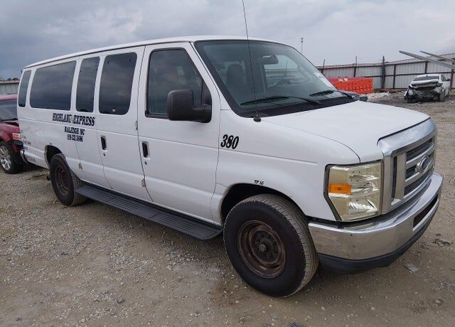2011 FORD E-350