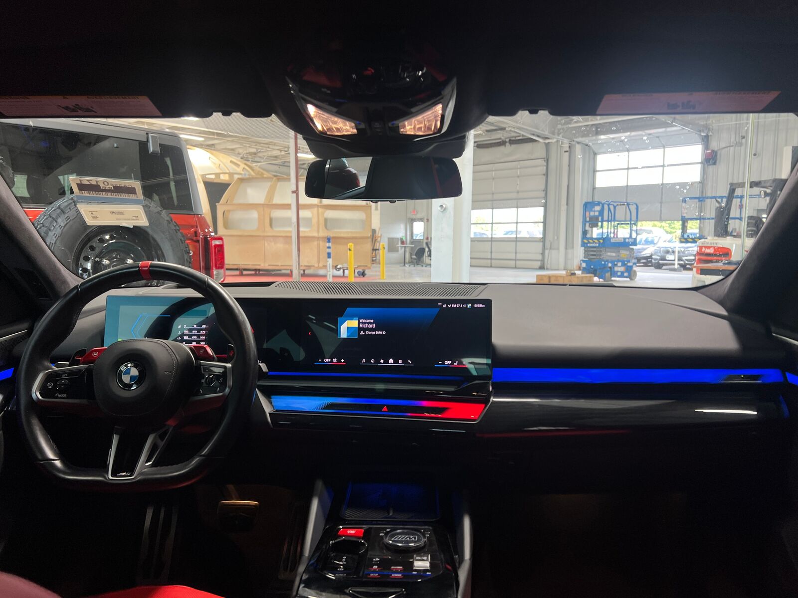 2025 BMW M5
