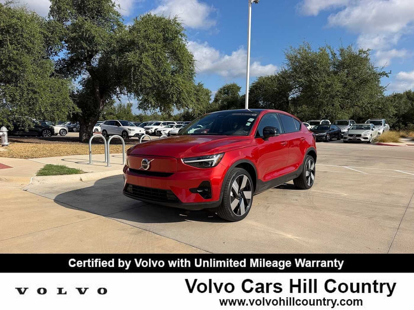 2023 VOLVO C40