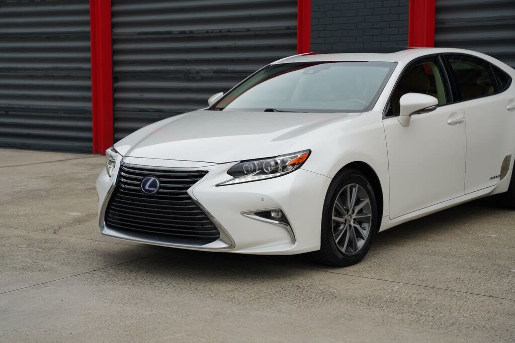 2016 Lexus ES