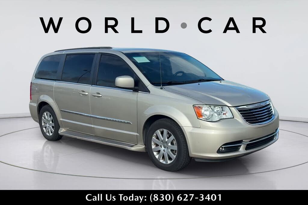 2016 CHRYSLER Town and Country