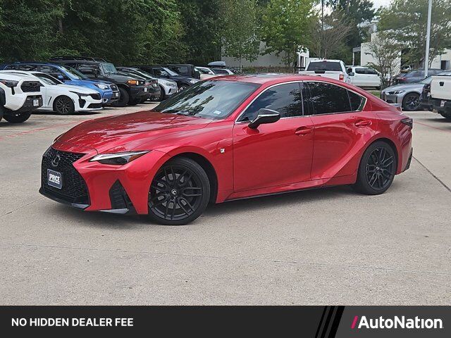 2022 LEXUS IS