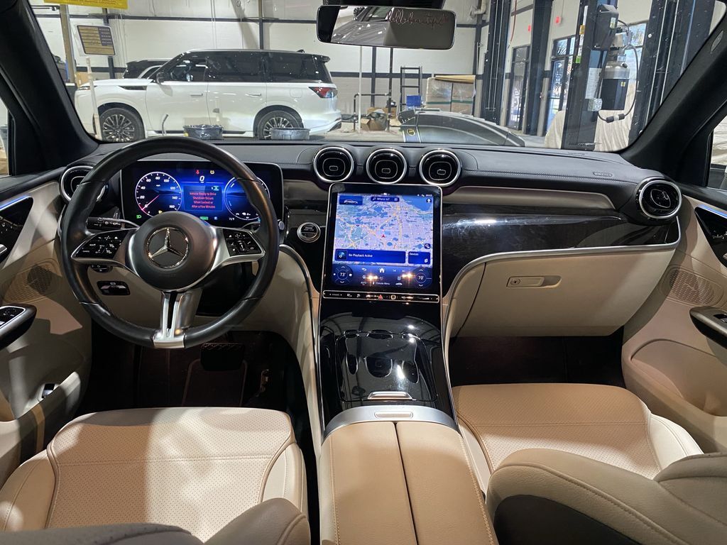 2025 Mercedes-Benz GLC-Class