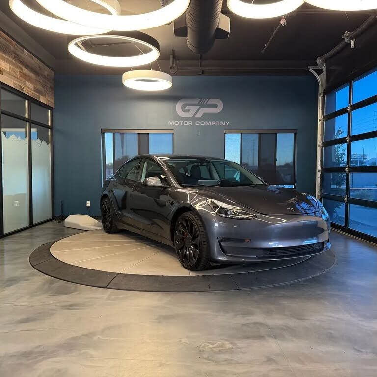2022 TESLA Model 3