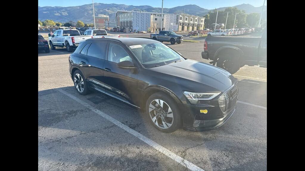 2022 Audi e-tron