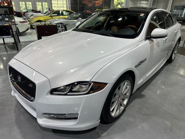 2016 JAGUAR XJ