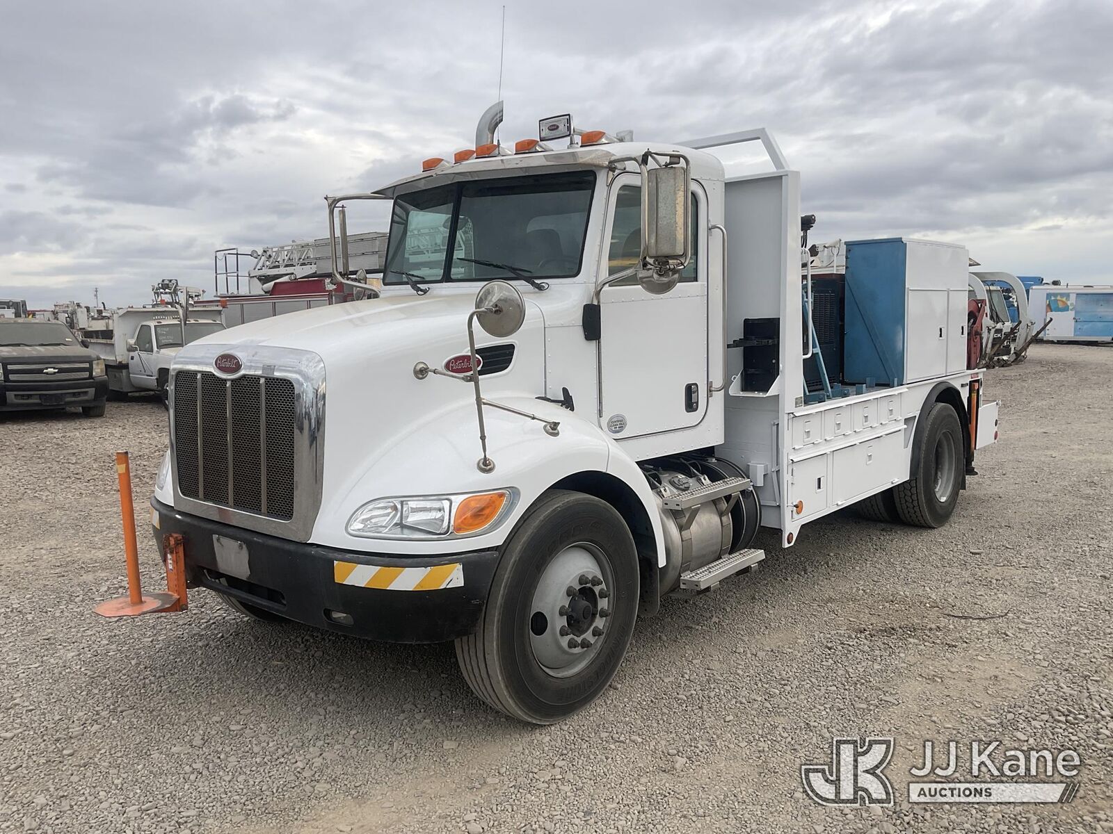 2014 PETERBILT 337