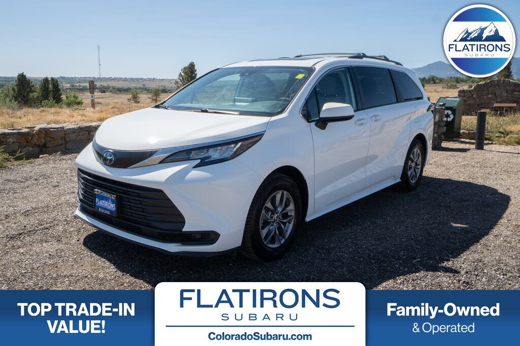 2023 TOYOTA Sienna