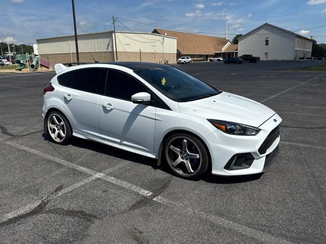2017 FORD Focus