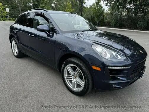 2017 PORSCHE Macan