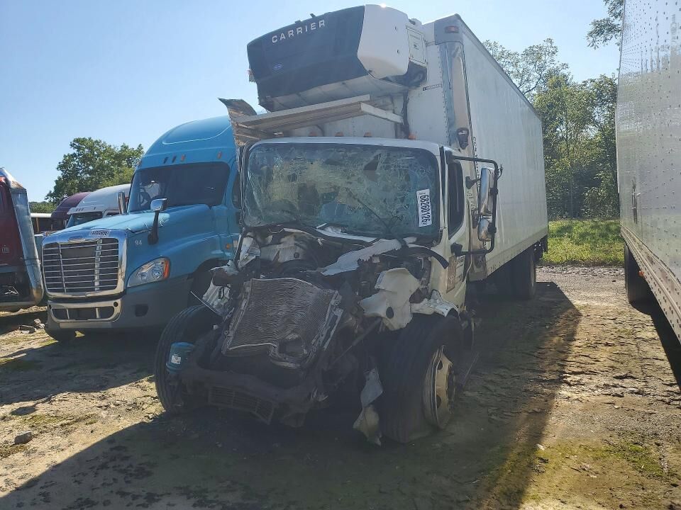 2011 FREIGHTLINER M2