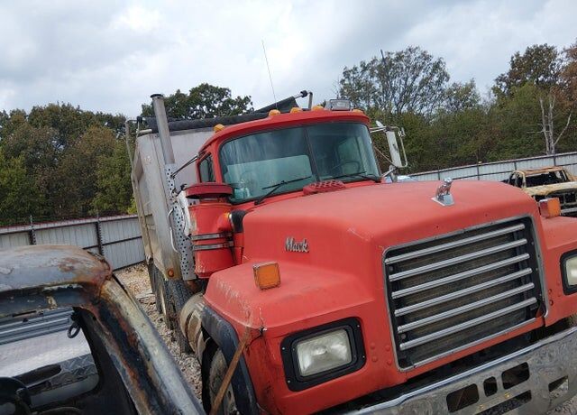 1996 MACK RD