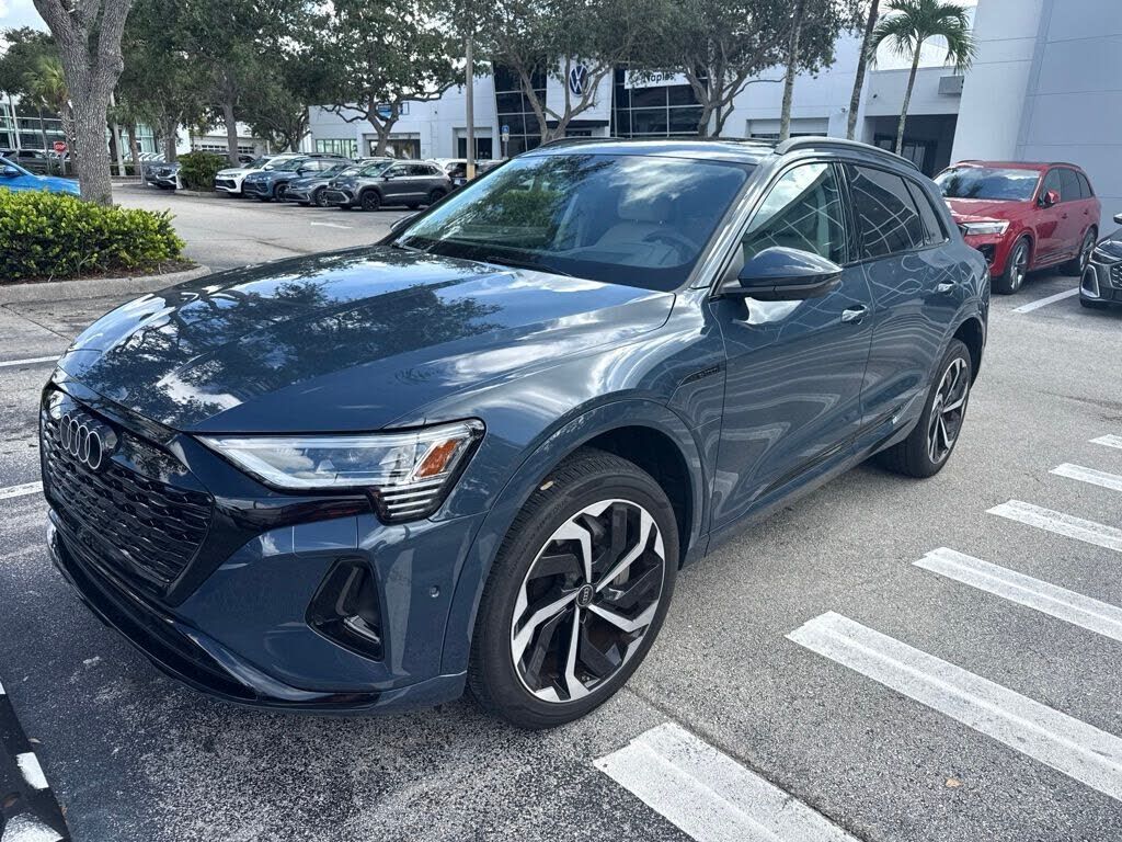 2024 Audi Q8