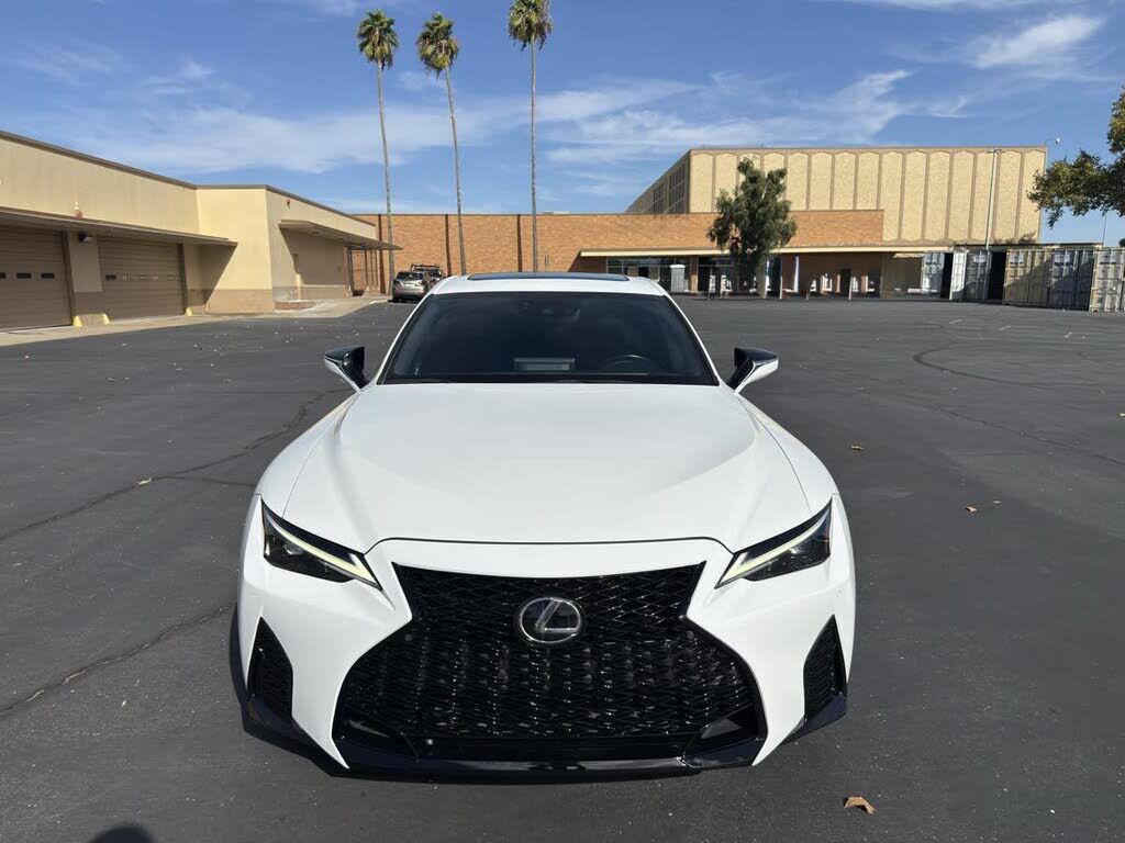 2022 Lexus IS