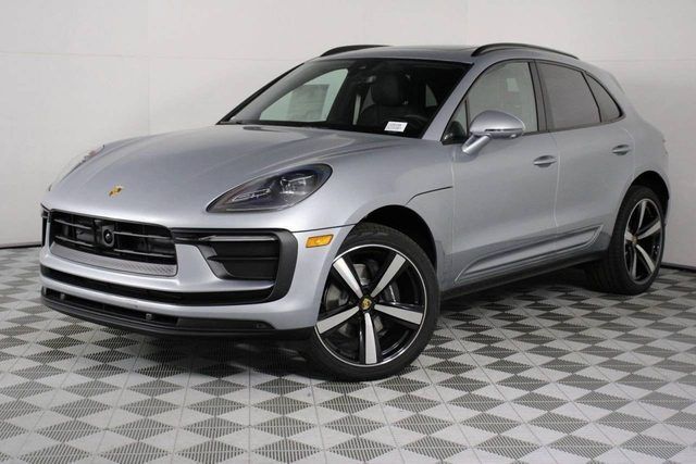 2026 PORSCHE Macan