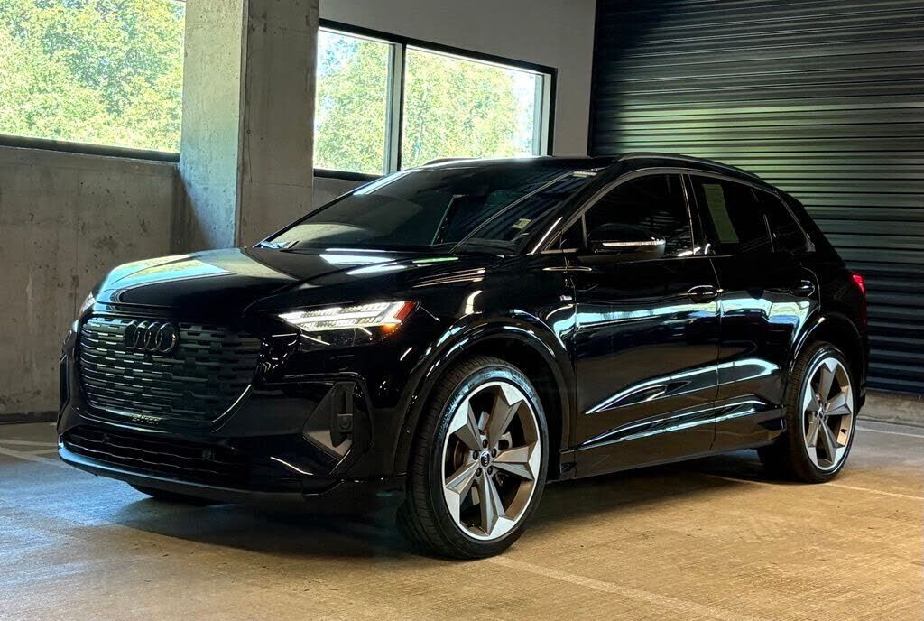 2024 AUDI Q4