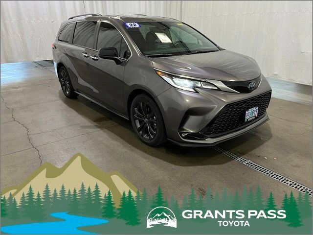 2022 TOYOTA Sienna