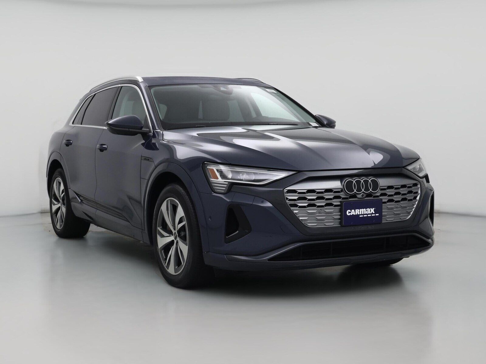 2024 AUDI Q8