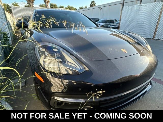 2018 PORSCHE Panamera
