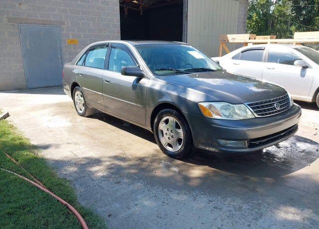2004 TOYOTA Avalon