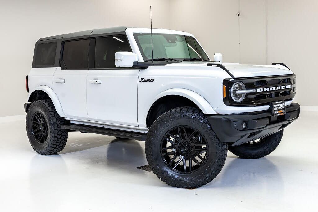 2023 FORD Bronco