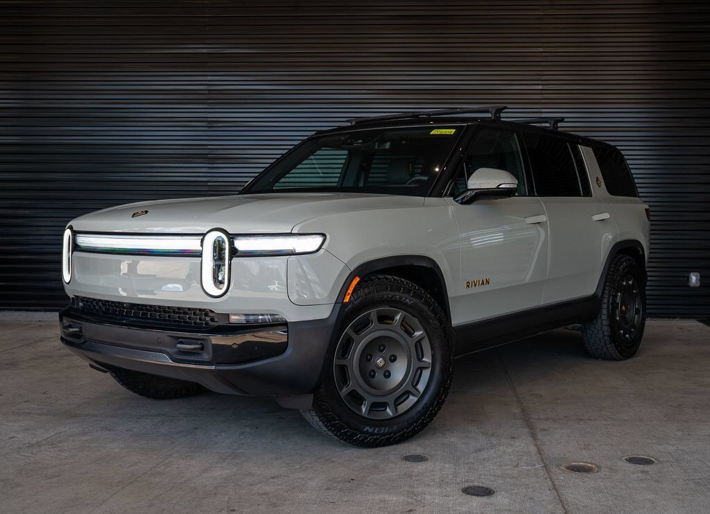 2025 RIVIAN R1S