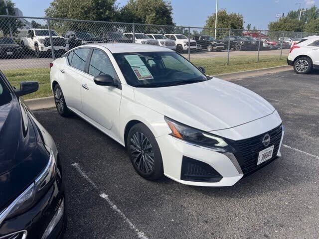 2025 NISSAN Altima