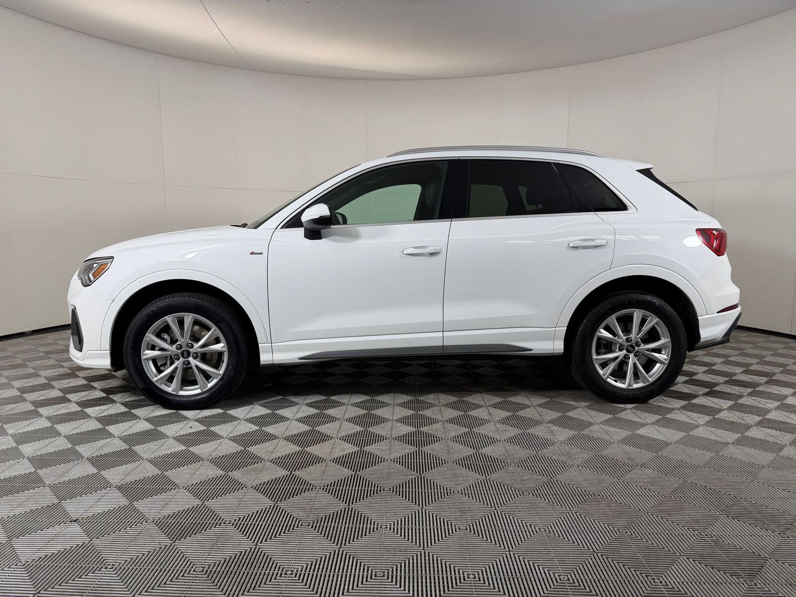 2023 Audi Q3