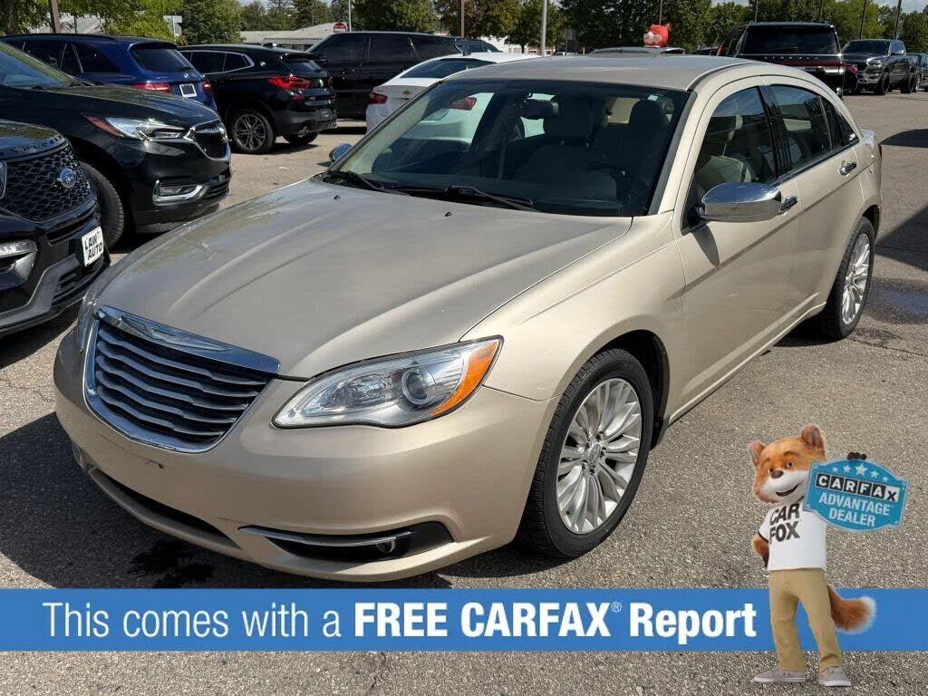 2013 CHRYSLER 200