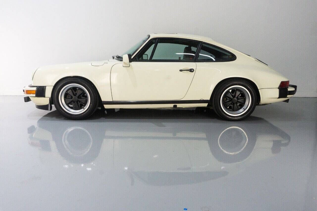 1983 PORSCHE 911