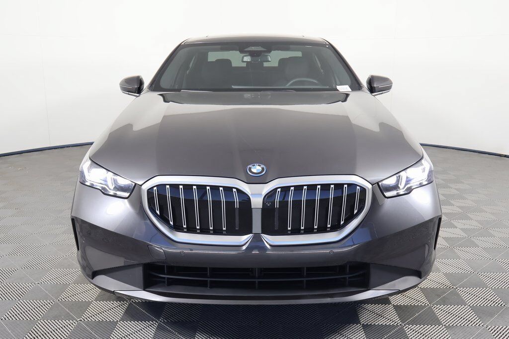 2025 BMW i5