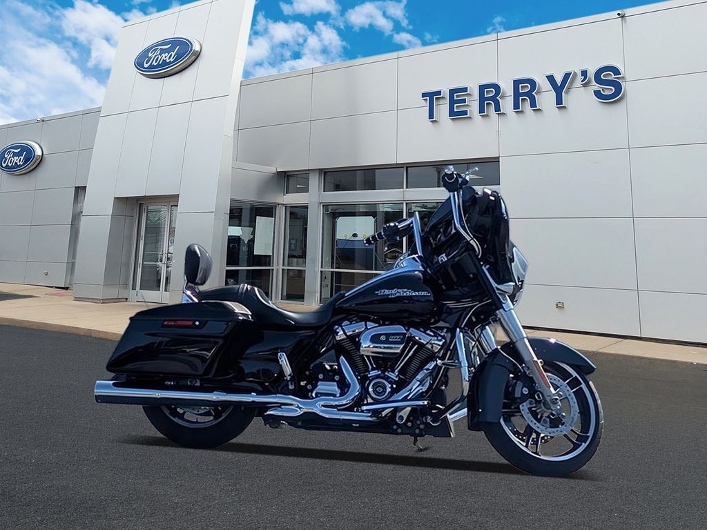 2018 HARLEY DAVIDSON FLHX / Street Glide