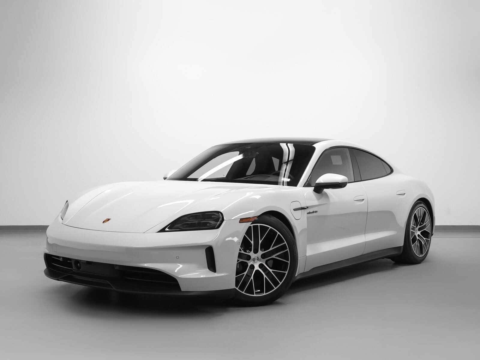 2025 PORSCHE Taycan