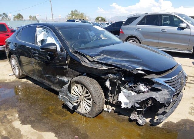 2017 LEXUS ES