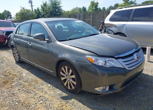 2011 TOYOTA Avalon