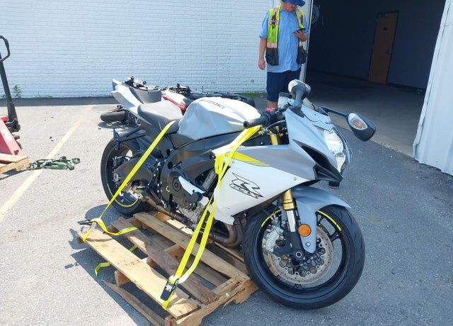 2022 SUZUKI GSX-R750