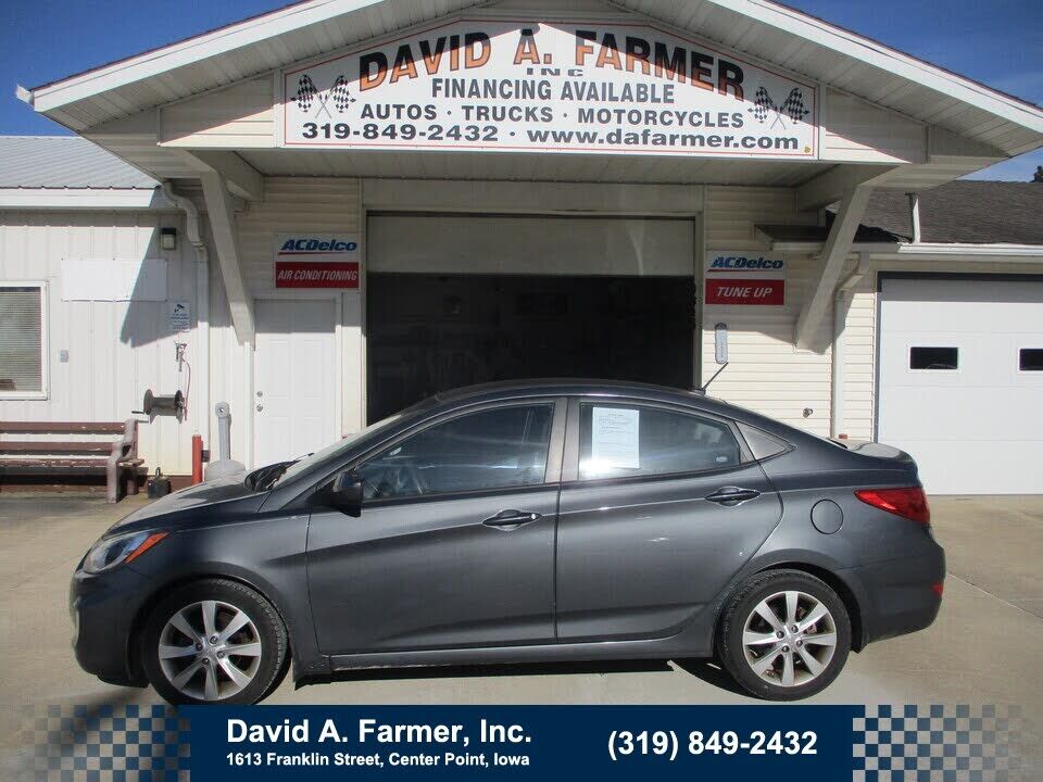 2012 HYUNDAI Accent