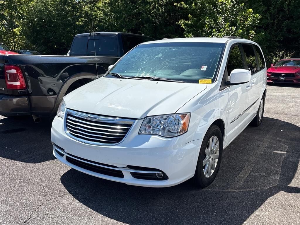 2015 CHRYSLER Town and Country
