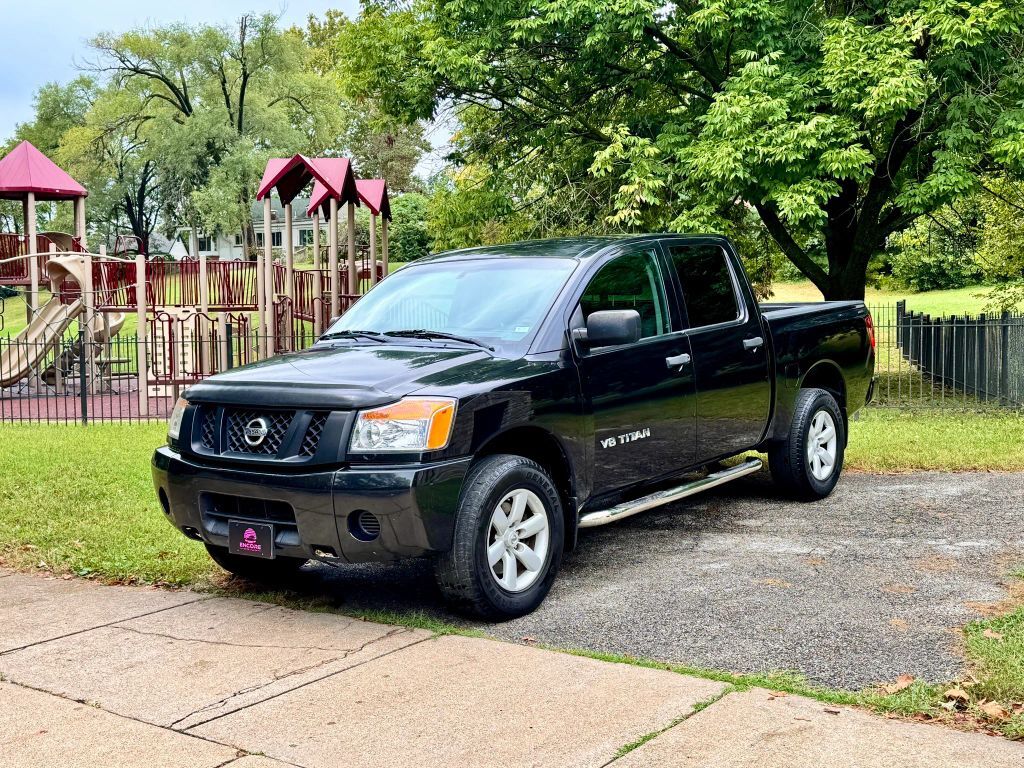 2011 NISSAN Titan
