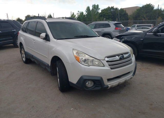 2013 SUBARU Outback