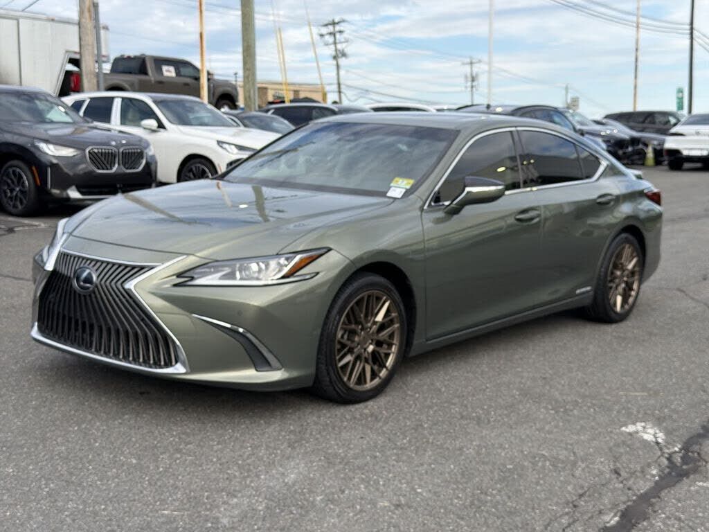 2019 LEXUS ES