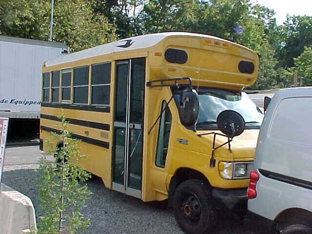 2002 FORD E-450