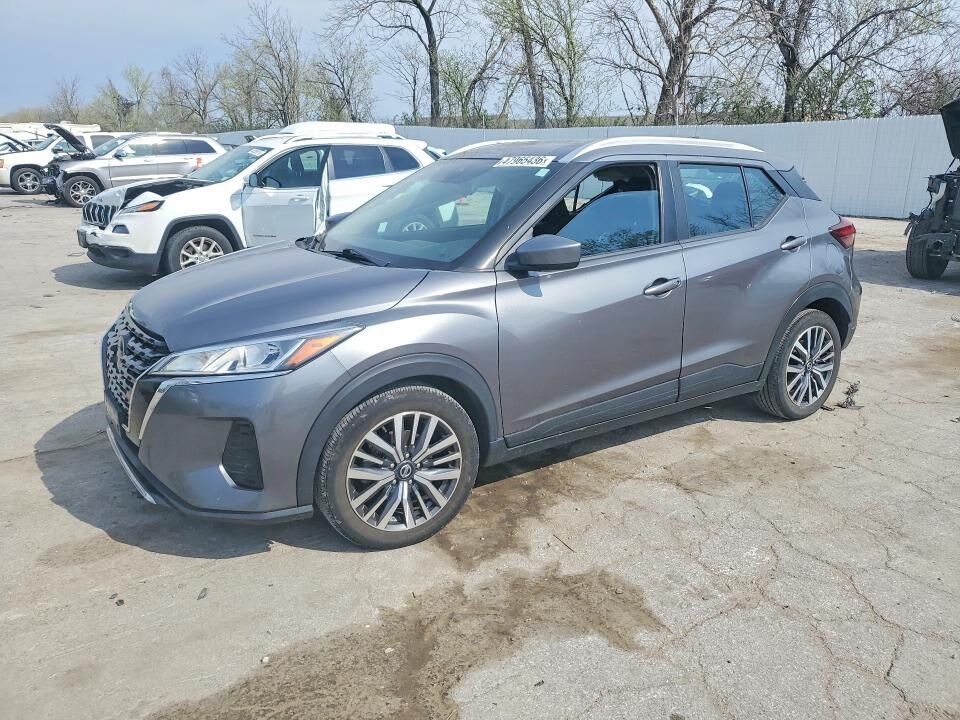 2021 NISSAN Kicks
