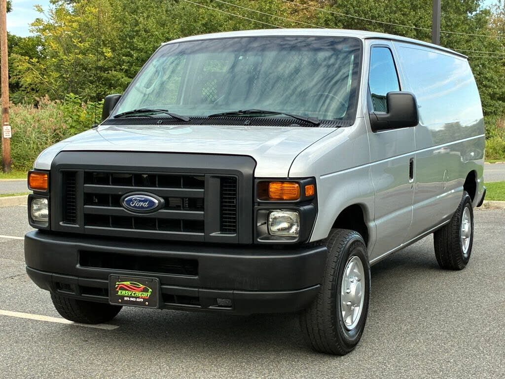 2011 FORD E-350