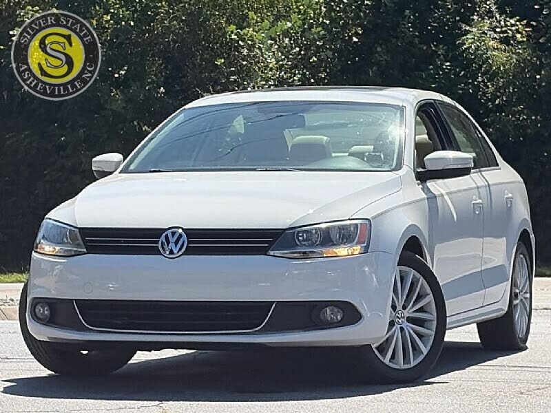 2011 VOLKSWAGEN Jetta