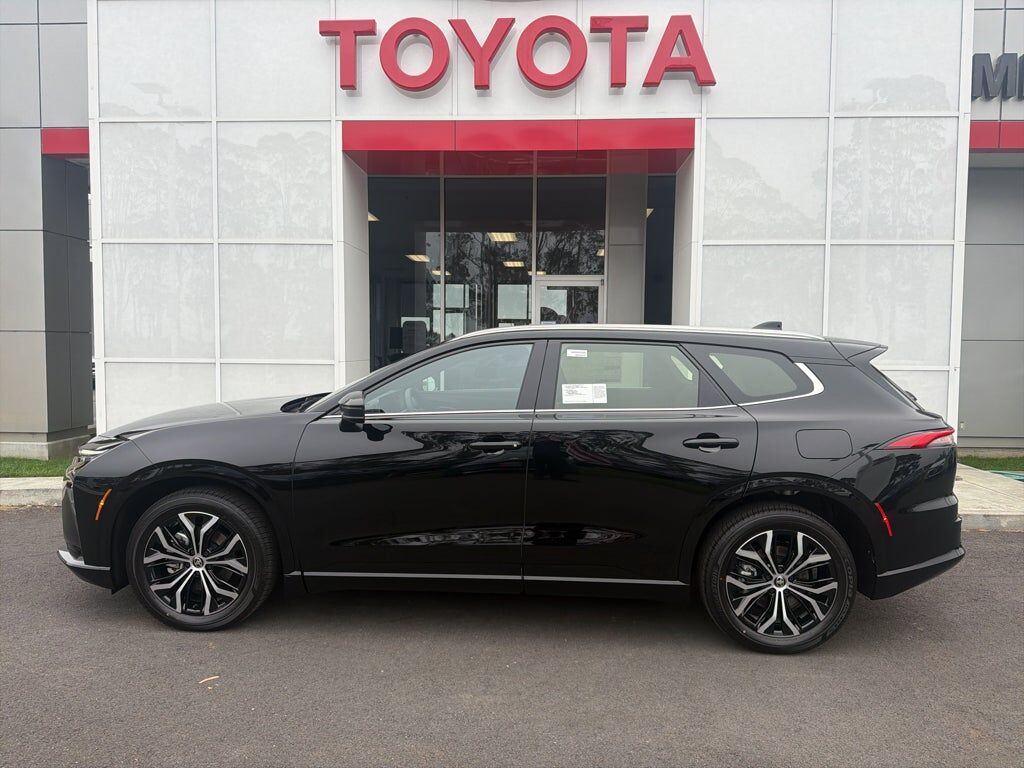 2026 TOYOTA Crown Signia