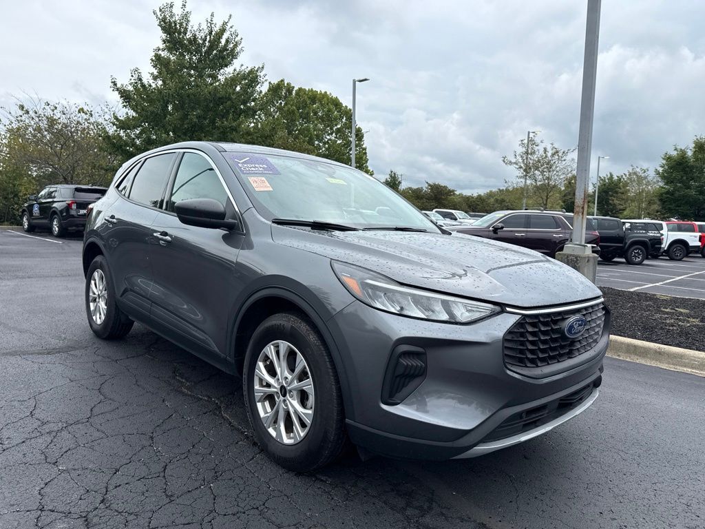 2023 FORD Escape