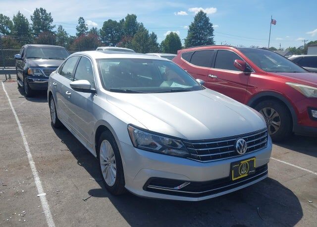 2017 VOLKSWAGEN Passat