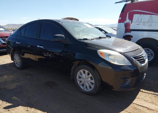 2013 NISSAN Versa