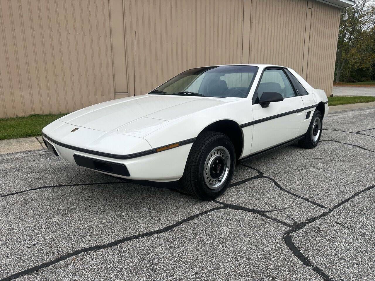 1984 PONTIAC Fiero
